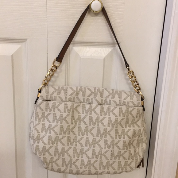 MIchael kors cream color medium size purse - Picture 3 of 3